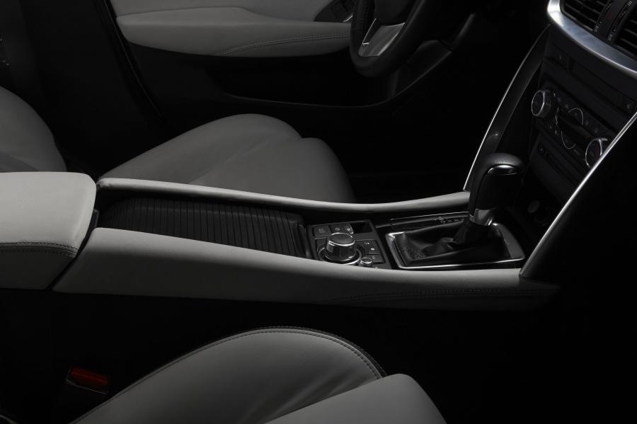  Mazda CX-4 2016 года  (фото 7 из 38)